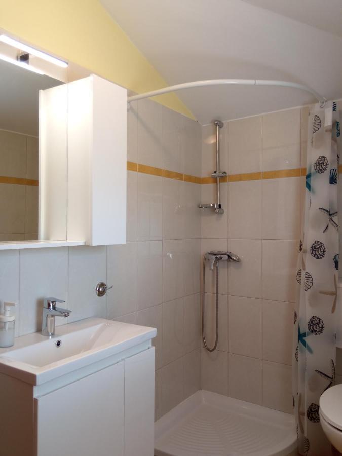 Mladen Apartment Fazana Exterior photo